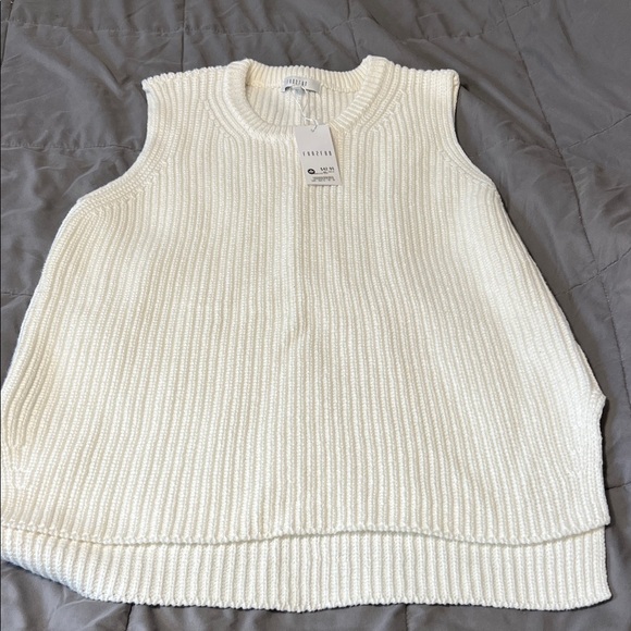 fun 2 fun Sweaters - Fun 2 Fun Cream Sleeveless Sweater